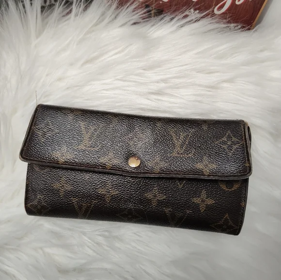 🤎 Vintage UC Louis Vuitton Authentic Leather Credit Card Wallet w/Coin Purse - Picture 2 of 16